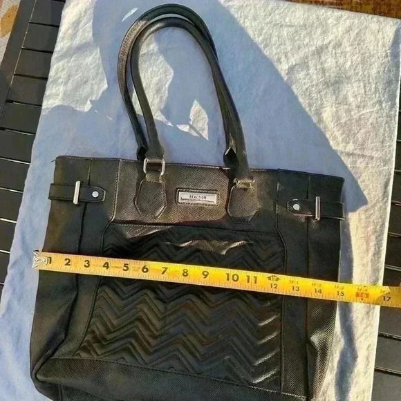 Large tote purse - Picture 3 of 8